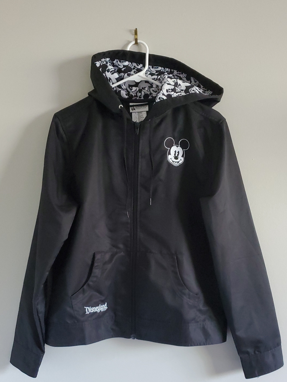 Disney Parks Mickey Mouse Hooded Windbreaker Jacket Black & White Sz M Whimsy